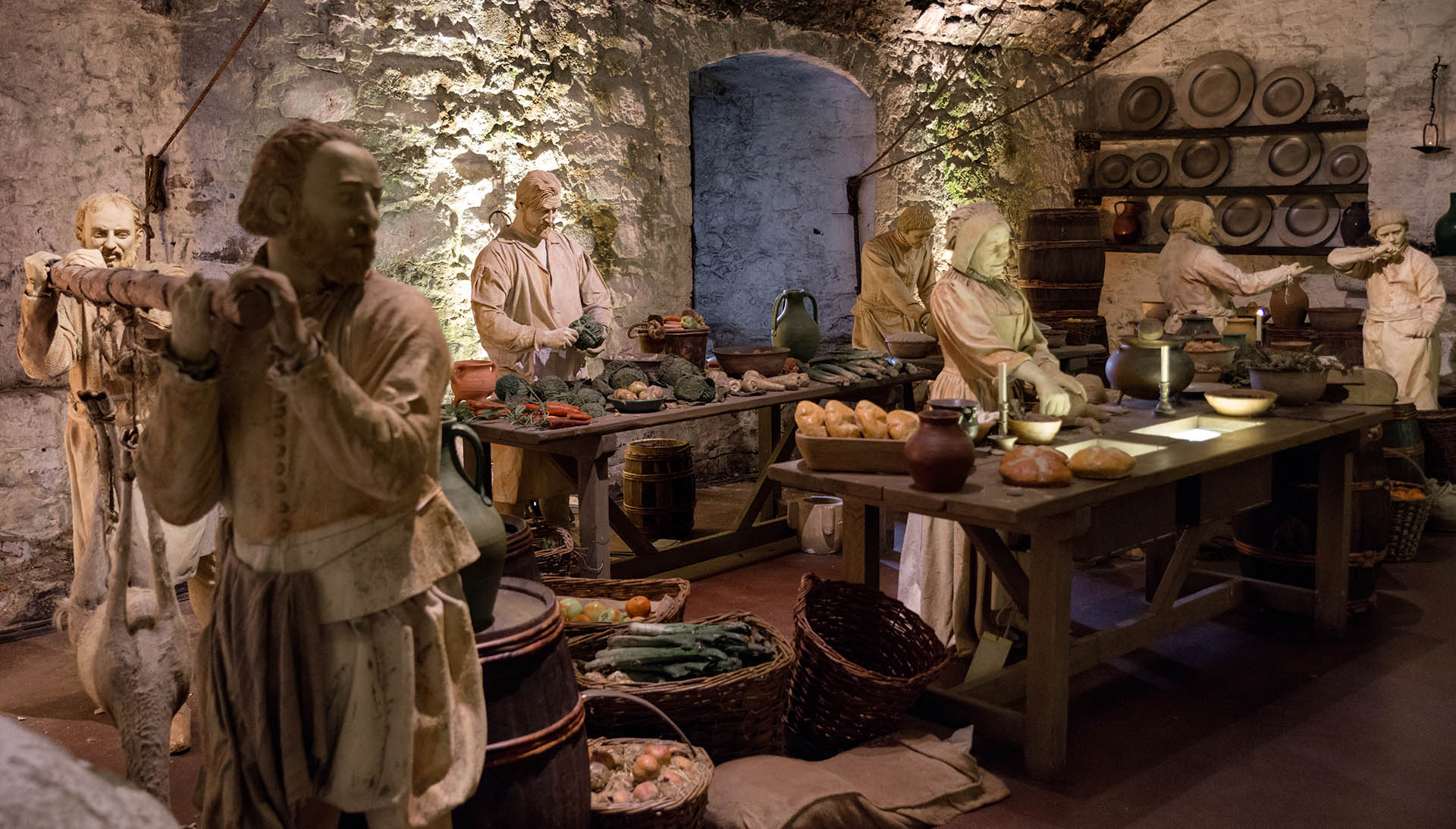 LIVE (02.06.23) ab 19 Uhr: Das Essen der Untertanen